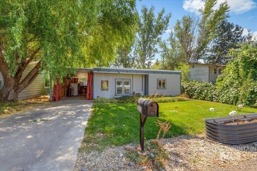 3213 W Edgemoor Rd, Boise, ID, 83703-4907 | Card Image