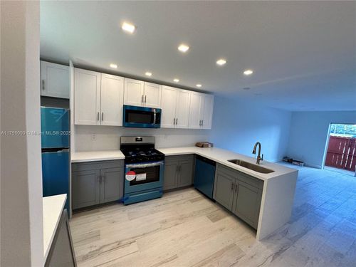 apt-906-8600 Sw 67th Ave, Pinecrest, FL, 33156-1100 | Card Image
