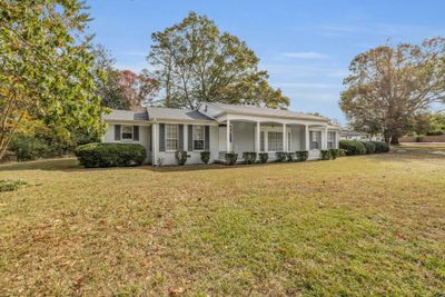 519 S Scott Street, Home with 3 bedrooms, 3 bathrooms and 2 parking in Scottsboro AL | Image 2