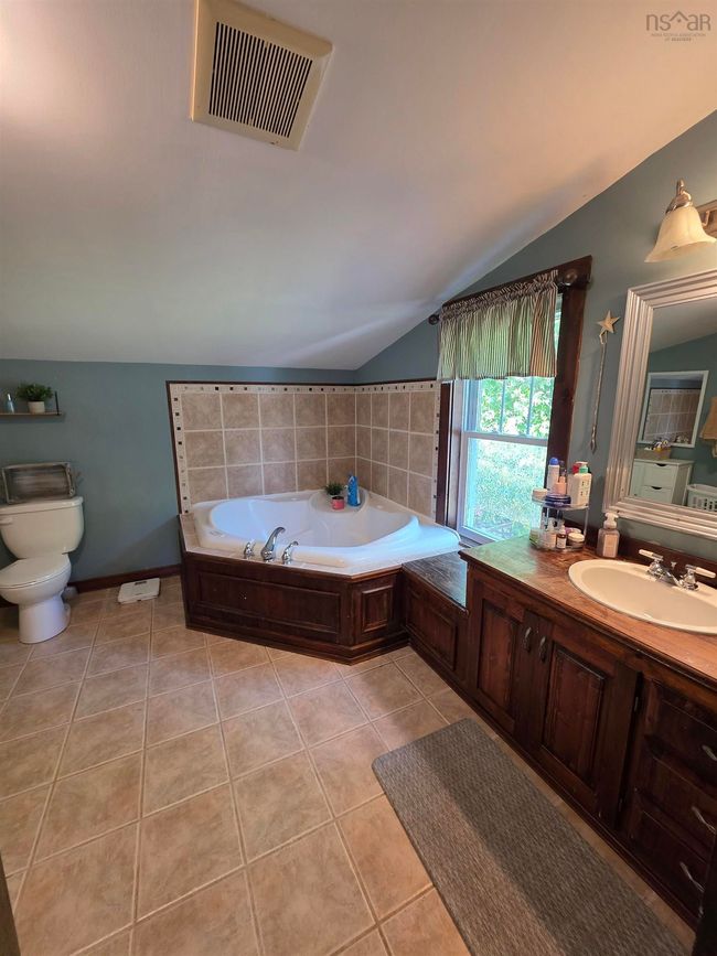 198 Mowatt St, House other with 3 bedrooms, 3 bathrooms and 2 parking in Shelburne NS | Image 16