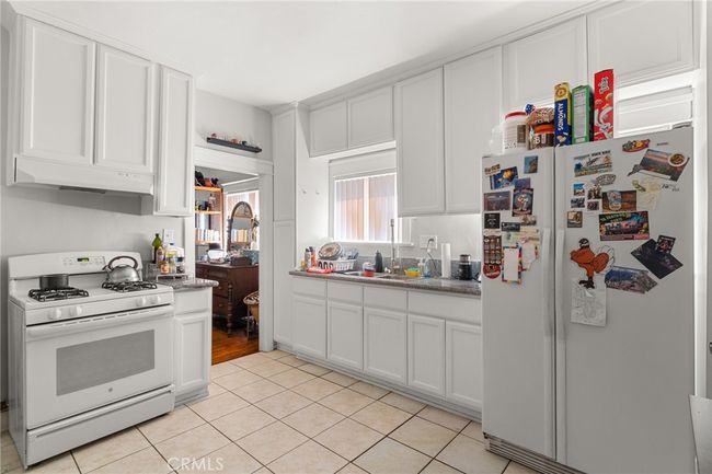 833 Cherry Ave, Condo with 0 bedrooms, 0 bathrooms and 5 parking in Long Beach CA | Image 11
