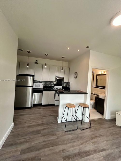 apt-305-1244 Pennsylvania Ave, Miami Beach, FL, 33139-4469 | Card Image