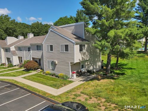 11-11 Watch Hill Cir, Cromwell, CT, 06416-1212 | Card Image