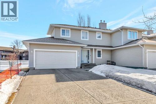 4501 39 St, Lloydminster, SK, S9V2C2 | Card Image