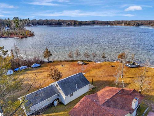 2183 Wenonah Trl, Lake City, MI, 49651 | Card Image