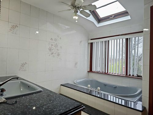 154 11th Ave, Beechhurst, NY, 11357 | Card Image