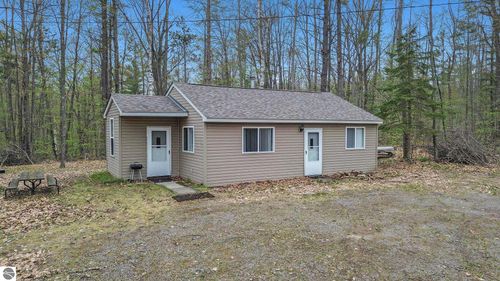 8902 Pickerel Lake Rd, Vanderbilt, MI, 49795-9743 | Card Image