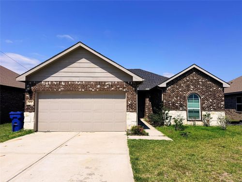 870 Road 5102, Cleveland, TX, 77327-5475 | Card Image