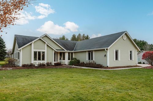 N41W32881 Neptune Bight, Nashotah, WI, 53058-9523 | Card Image