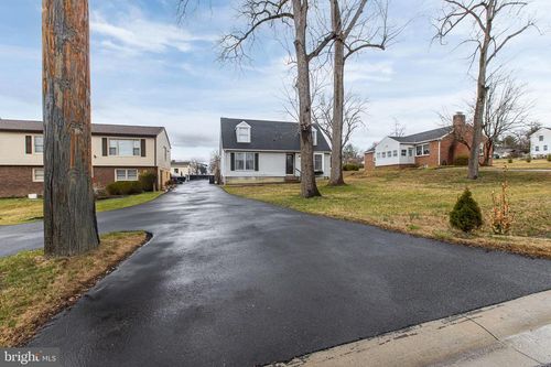 2811 Newport Gap Pike, WILMINGTON, DE, 19808-2374 | Card Image