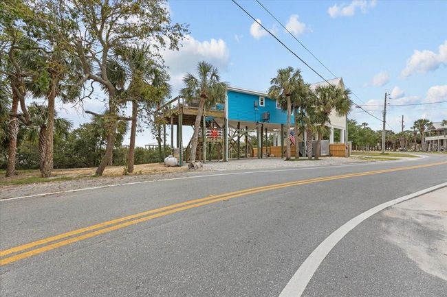 16360 Airport Rd, House other with 2 bedrooms, 2 bathrooms and null parking in CEDAR KEY FL | Image 5