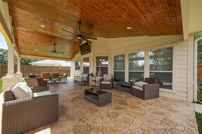 723 Pine Thicket Ct, House other with 3 bedrooms, 3 bathrooms and 2 parking in Spring TX | Image 4