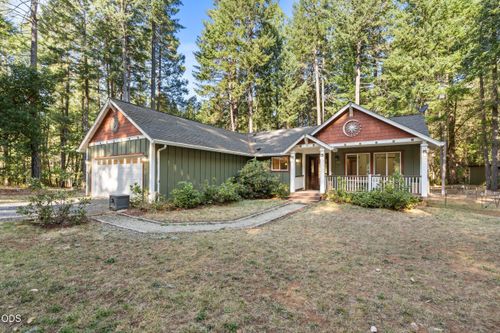 200 Harlow Way, Cave Junction, OR, 97523-9768 | Card Image