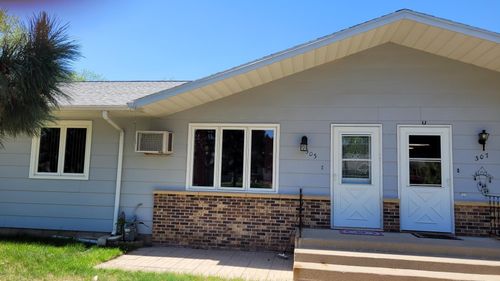 305 Jefferson Ave, Pine River, MN, 56474-4427 | Card Image