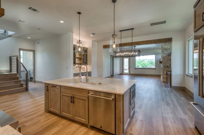208 E Lakeshore Dr, House other with 4 bedrooms, 5 bathrooms and null parking in Sunrise Beach TX | Image 5