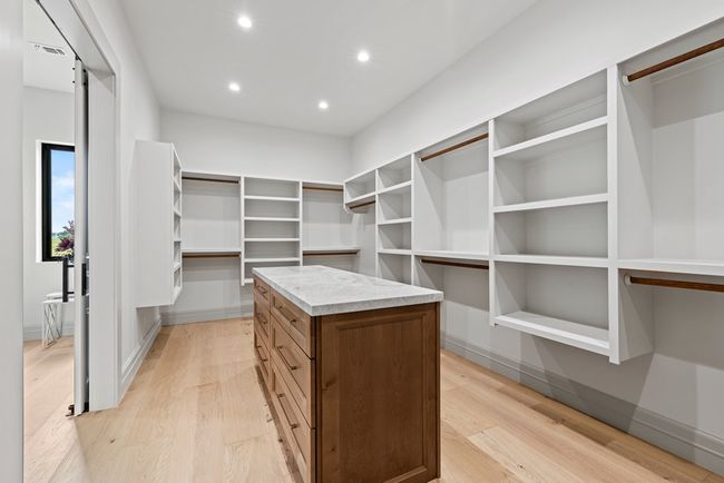 1318 Countryside Bnd, Home with 4 bedrooms, 5 bathrooms and 3 parking in Fredericksburg TX | Image 30