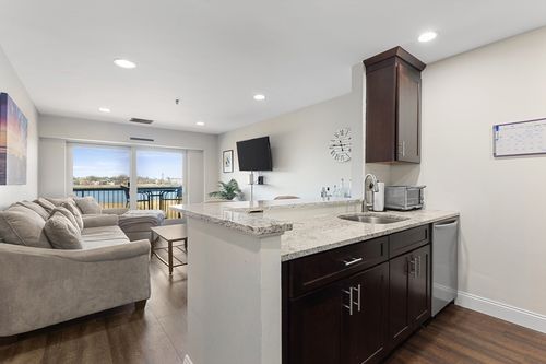 apt-407-133 Commander Shea Blvd, Quincy, MA, 02171-1563 | Card Image