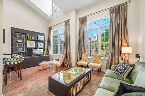 135-135 Abbie Ct, Guttenberg, NJ, 07093-8377 | Card Image
