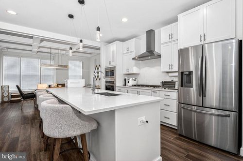 5207 Ridgeview Retreat Dr, CHANTILLY, VA, 20151-3996 | Card Image