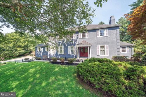 2 Fern Hill Rd, KENNETT SQUARE, PA, 19348-2107 | Card Image