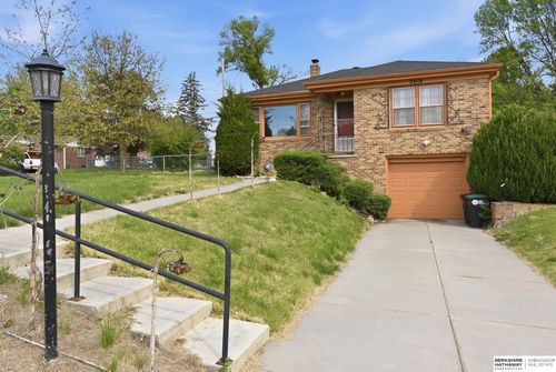 2618 Weber St, Omaha, NE, 68112-2812 | Card Image