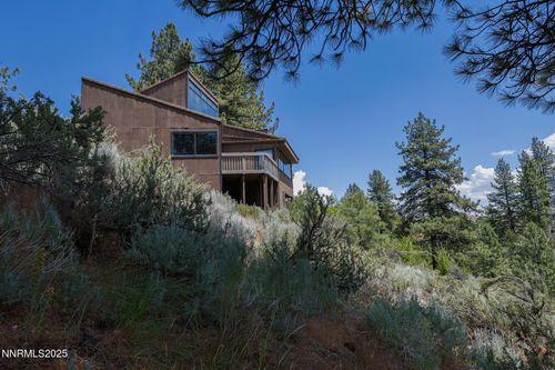 660 Dog Valley Rd, Verdi, NV, 89439-8180 | Card Image