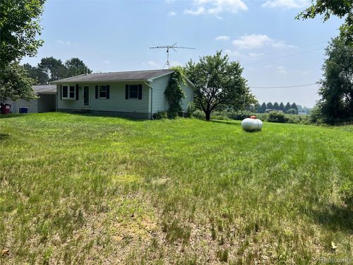 6197 Sober Rd, Fowlerville, MI, 48836-8611 | Card Image