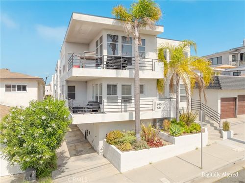 647 1st Pl, Hermosa Beach, CA, 90254-5202 | Card Image