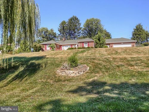 4102 Crestview Rd, HARRISBURG, PA, 17112-1415 | Card Image