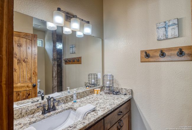 274 Mountain Laurel Ln, House other with 5 bedrooms, 6 bathrooms and null parking in Concan TX | Image 12
