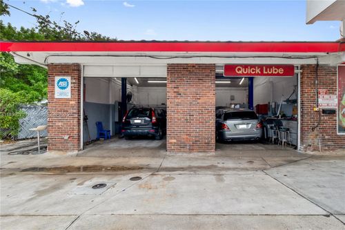 5271 W Broward Blvd, Plantation, FL, 33317-2695 | Card Image