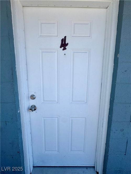 apt-4-2424 Statz St, North Las Vegas, NV, 89030-6041 | Card Image