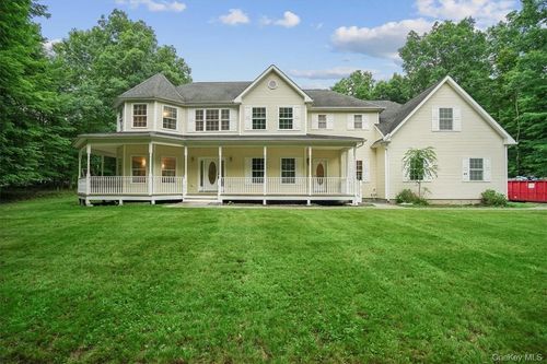 24 Northgate, Goshen, NY, 10924-5716 | Card Image