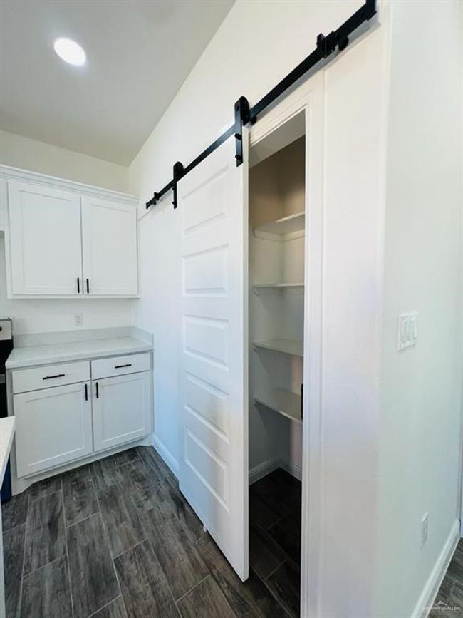5403 N Crown Pt, Townhouse with 3 bedrooms, 3 bathrooms and 2 parking in Pharr TX | Image 7