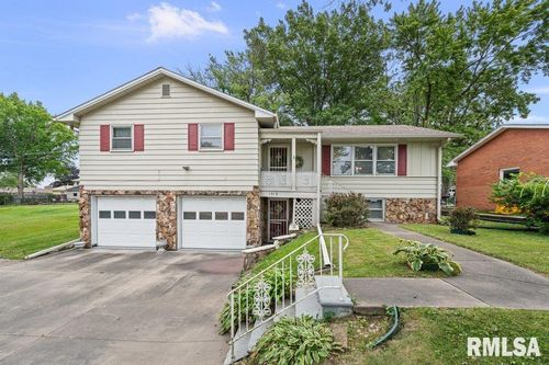 1515 10th St, Silvis, IL, 61282-1802 | Card Image