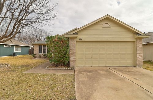 202 Quail Cir, Hutto, TX, 78634-3165 | Card Image