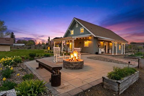 10321 Meadowbrook Rd, Yakima, WA, 98903-9676 | Card Image