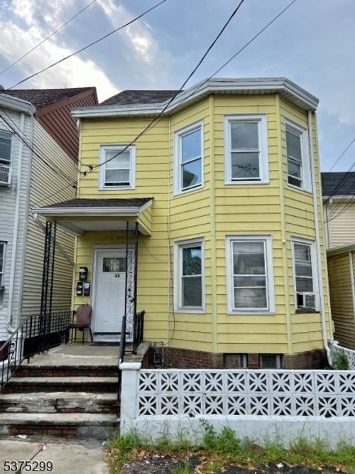 apt-2-66 E 16th St, Paterson, NJ, 07524-3046 | Card Image