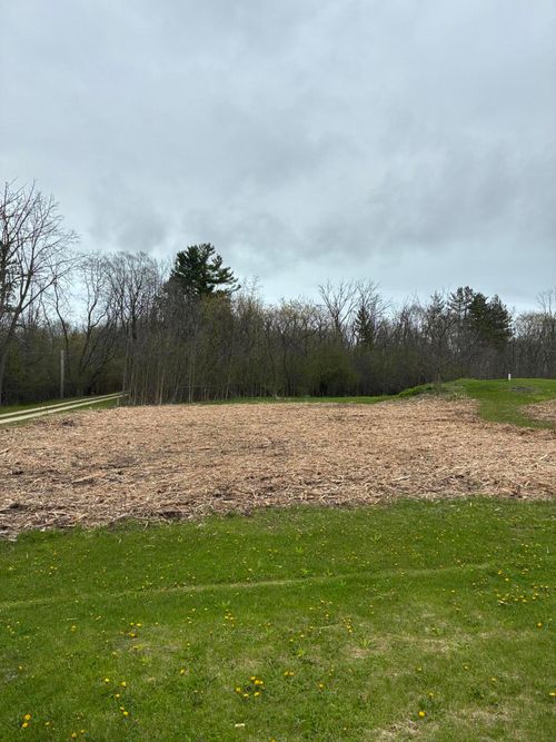 13930 N Riverland Rd, Mequon, WI, 53097 | Card Image