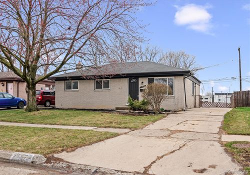 27577 Larry St, Roseville, MI, 48066-2737 | Card Image