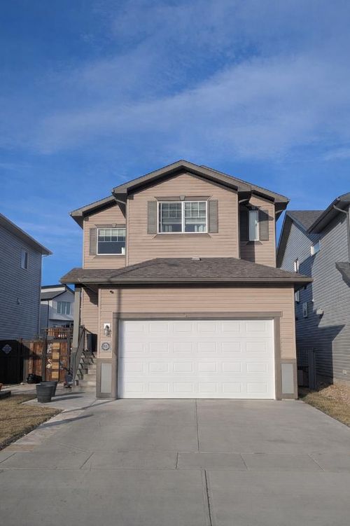 815 Miners Blvd W, Lethbridge, AB, T1J5L1 | Card Image