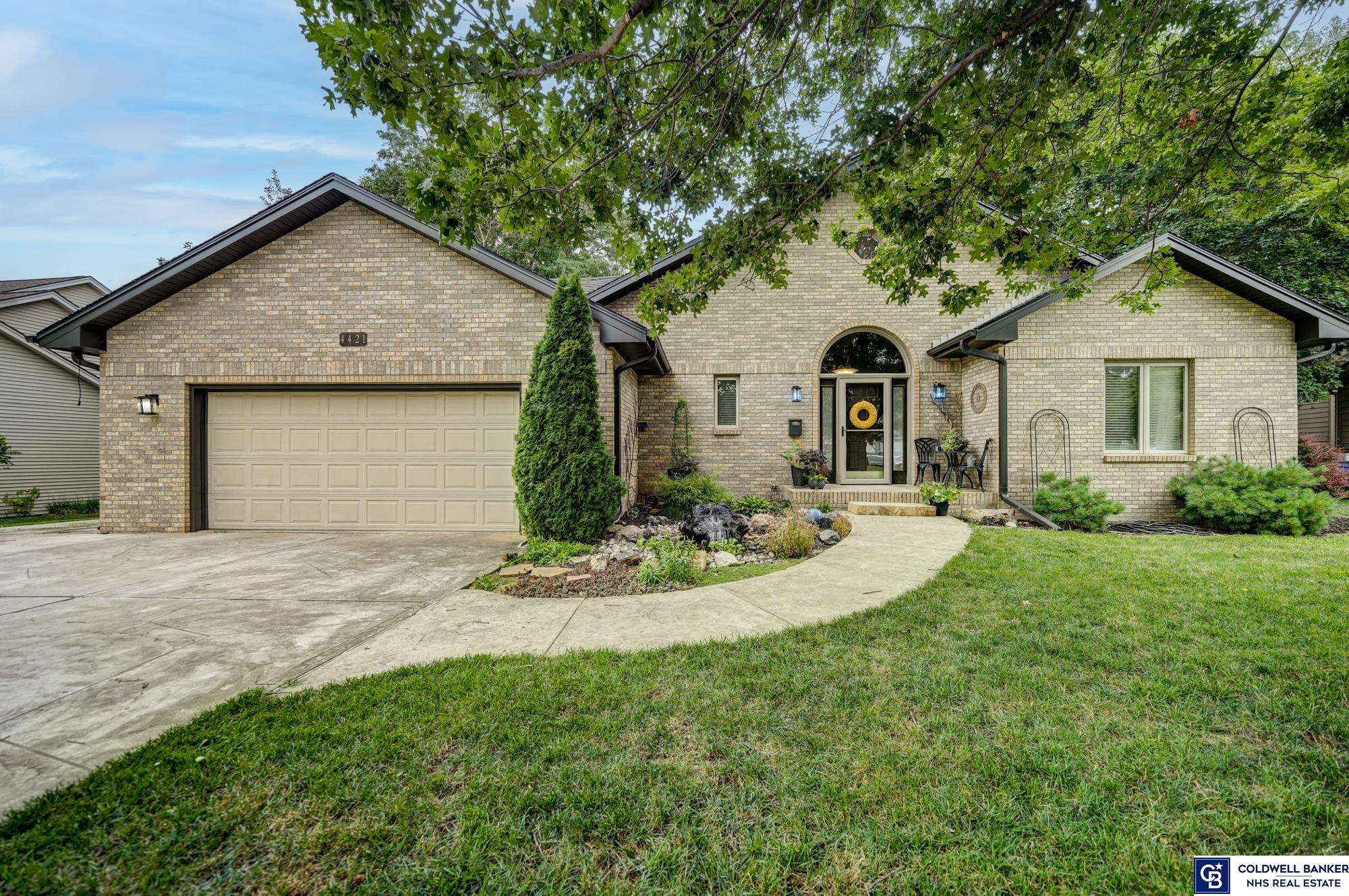 Ash Hollow Ct, Lincoln, NE 68516