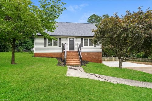 5379 Buxbury Ct, Walkertown, NC, 27051-9619 | Card Image