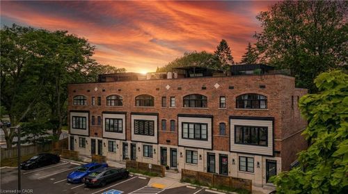 22-405 Plains Rd E, Burlington, ON, L7T2C9 | Card Image