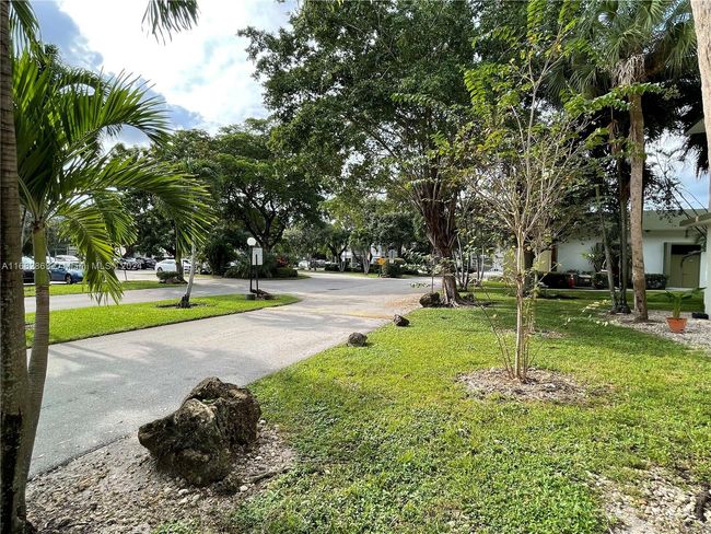 APT-201 - 4255 N University Dr, Condo with 2 bedrooms, 2 bathrooms and null parking in Sunrise FL | Image 11