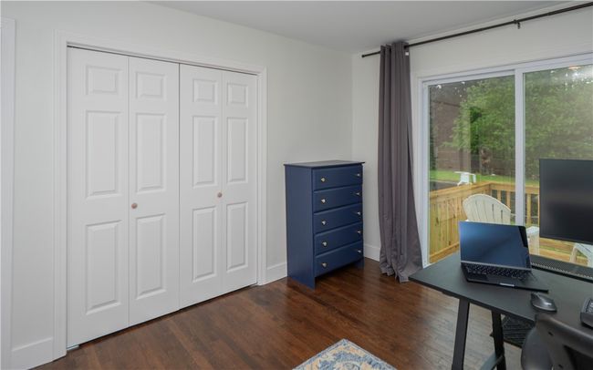 1560 W Main Rd, Home with 3 bedrooms, 1 bathrooms and 4 parking in Middletown RI | Image 20