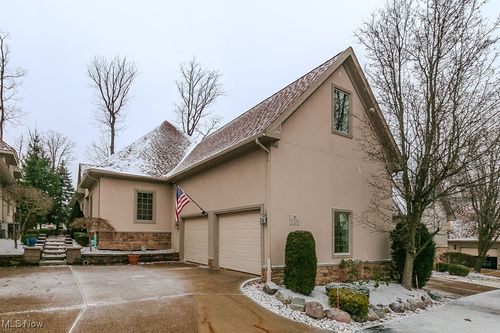 11200 Caddie Ln, Concord Township, OH, 44077-8942 | Card Image