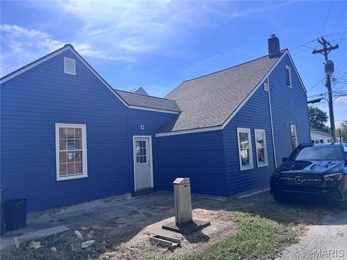 108 S Moore St, Waterloo, IL, 62298-1352 | Card Image