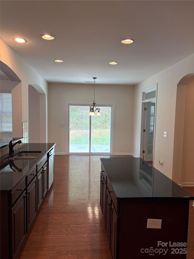 Kitchen | Image 10