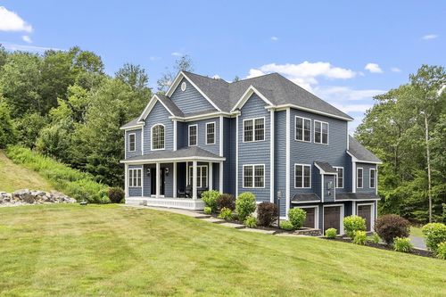 57 London Bridge Rd, Windham, NH, 03087-1785 | Card Image